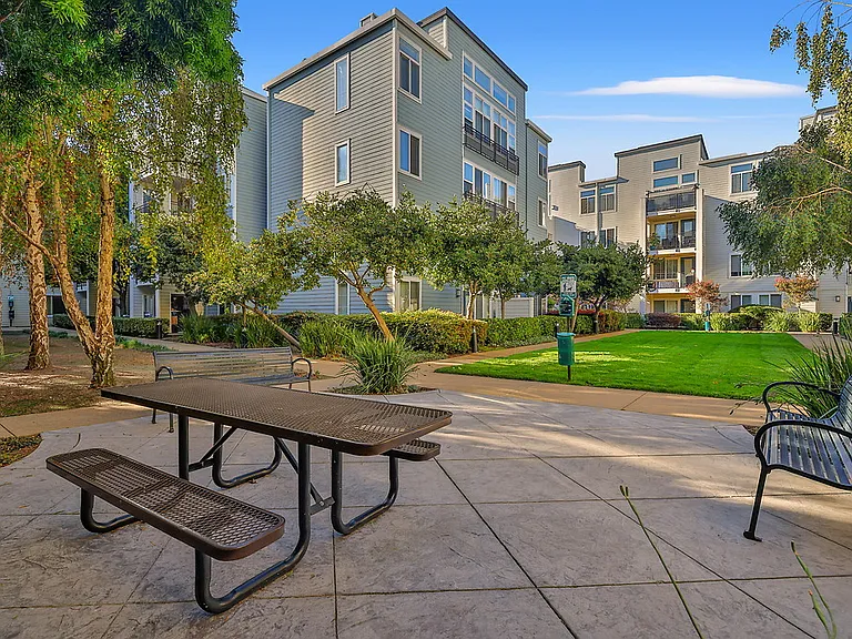 The Courtyards at 65th Street — Photo 33