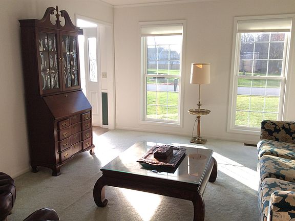 3rd image of 508 Meadow Ln