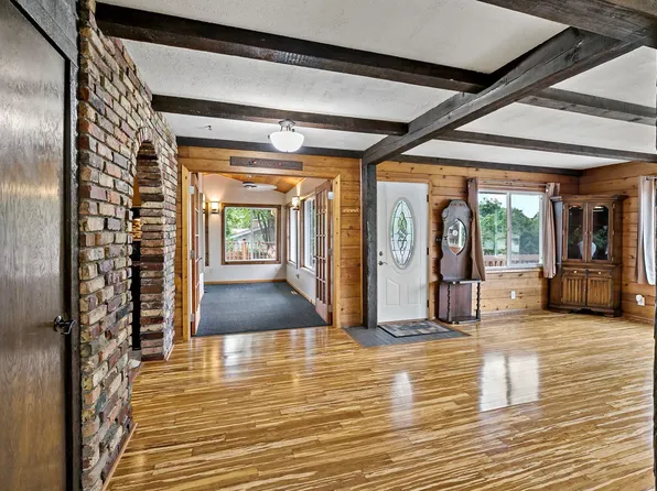 3870 Effress Rd, White Bear Lake, MN 55110