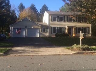 8 Wallingford Dr, Princeton, NJ 08540