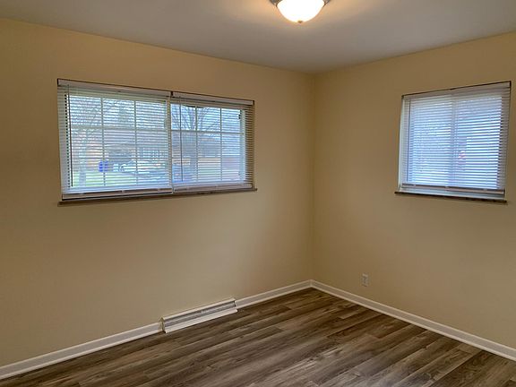 3rd image of 74 Chamberlin Dr