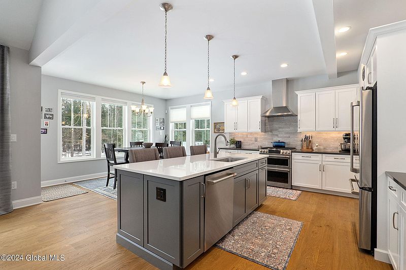 3rd image of 15 Berkeley Way