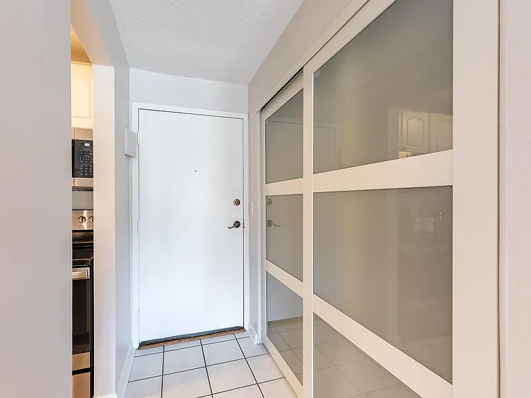 1815 William Howard Taft Rd #301 — Photo 3