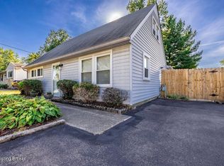 9423 Fairground Rd, Louisville, KY 40291