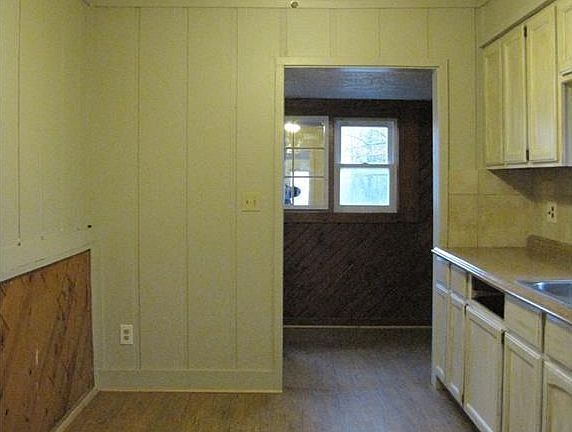 4th image of 615 Fig Dr