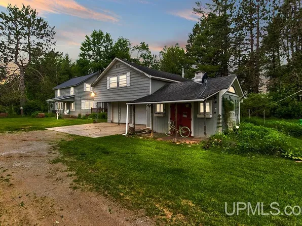 10565 State M35 Hwy, Gladstone, MI 49837
