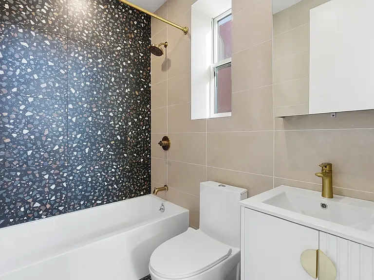 376 Montgomery St #PHC — Photo 9