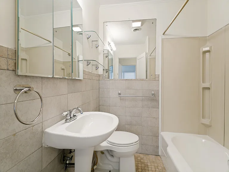 837 Northwood Rd — Photo 11