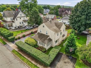 61 E Maple Ave, Suffern, NY 10901