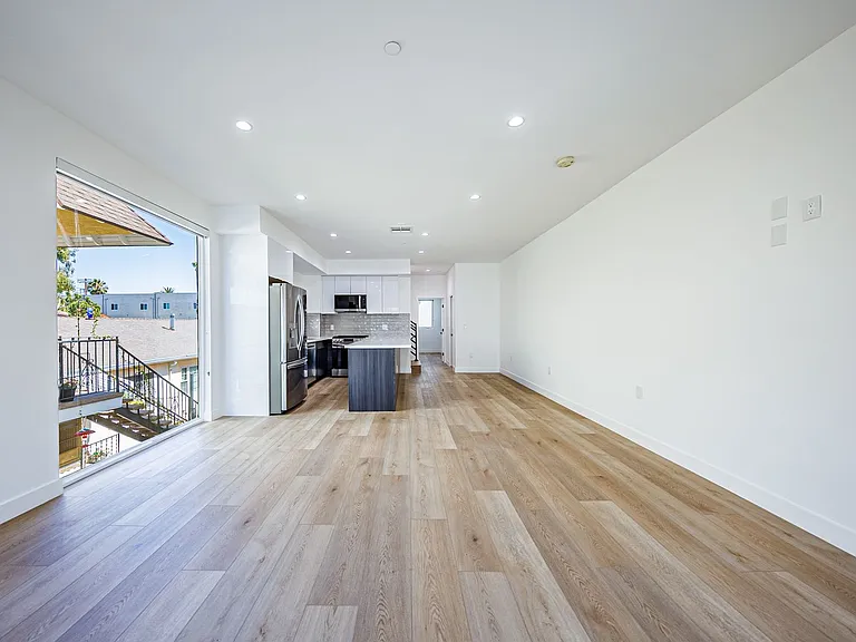 11311 Collins St — Photo 54