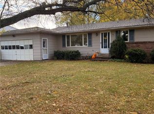 221 Rockway Dr, Rochester, NY 14612