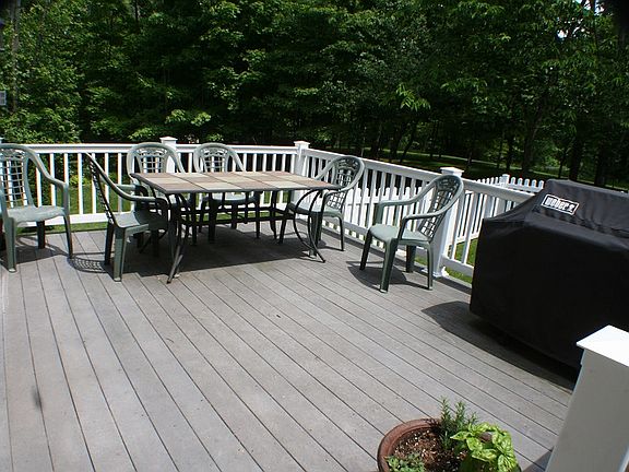3rd image of 556 Glenmonte Dr