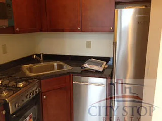 Rented by City Stop Realty | media 7