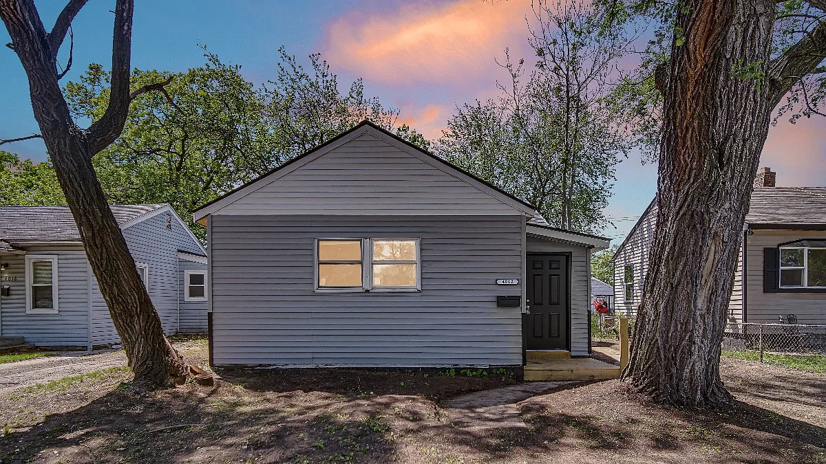 4012 Grant St photo 1