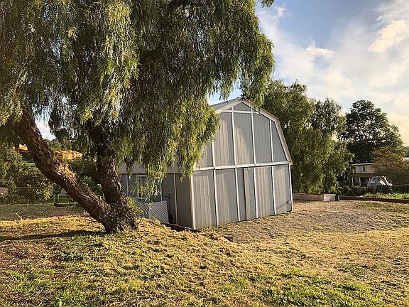 Barn & Yard