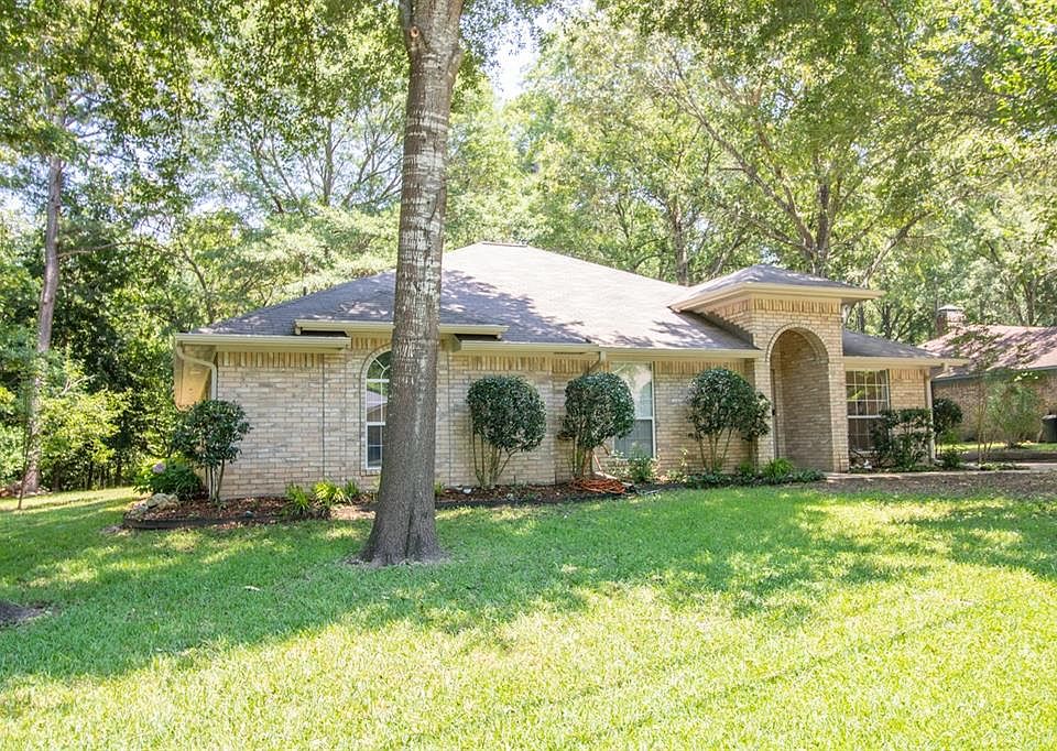 1st image of 15142 Country Acres Dr