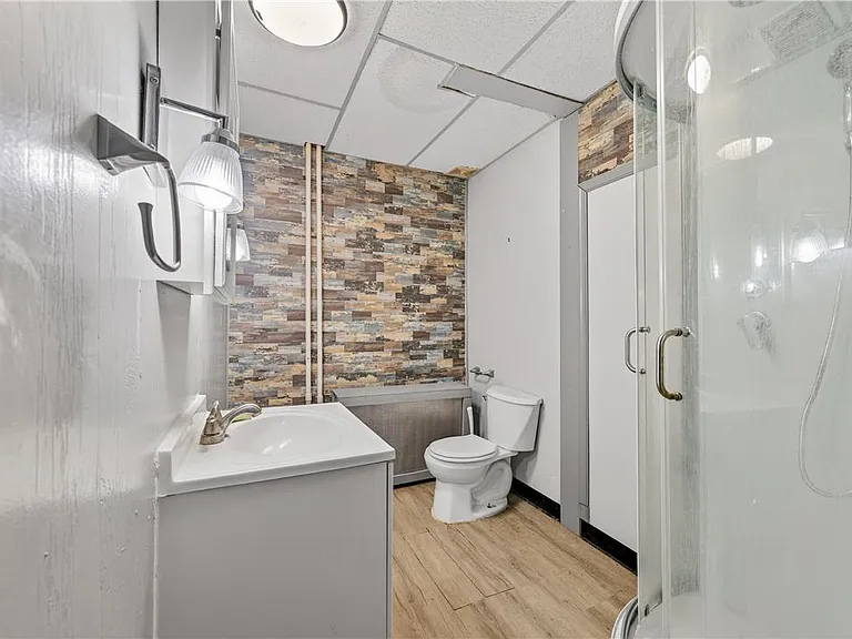 1139 W Linden St — Photo 11