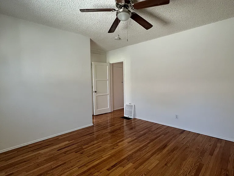 2307 Kenmere Ave — Photo 10