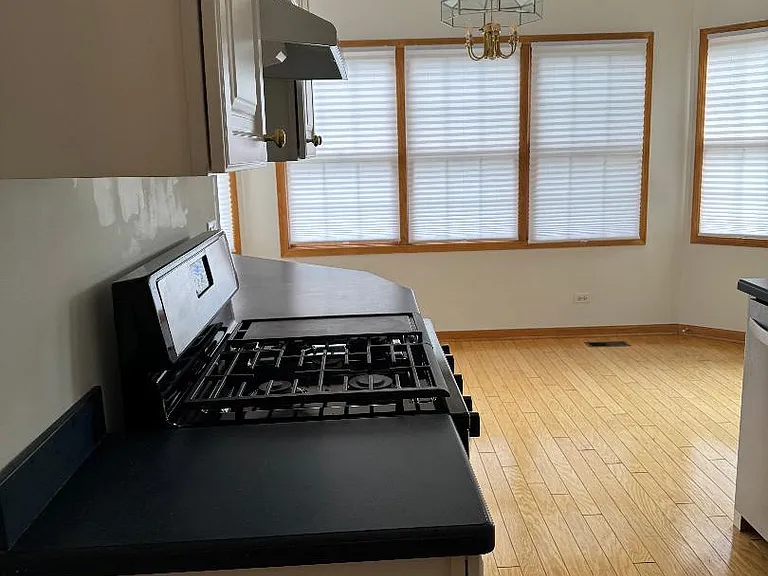 1004 N Columbia St — Photo 2