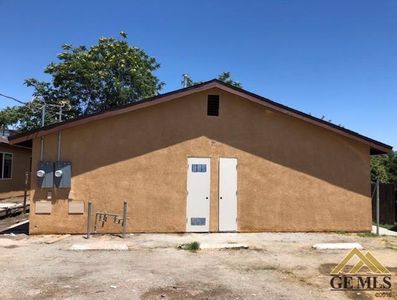 2327 E Wilshire Aly, Bakersfield, CA, 93305