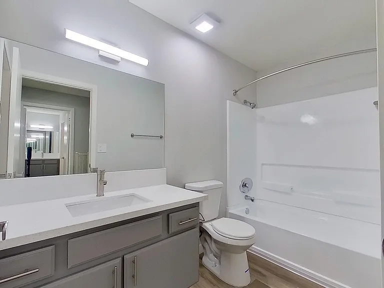 13929 Vanowen St — Photo 32