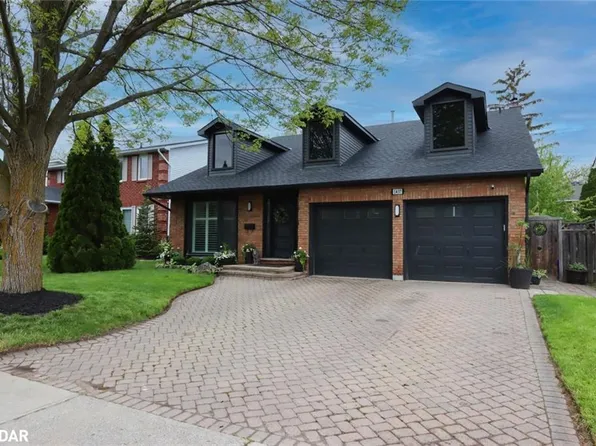 1437 Thistledown Rd, Oakville, ON L6M 1Z1