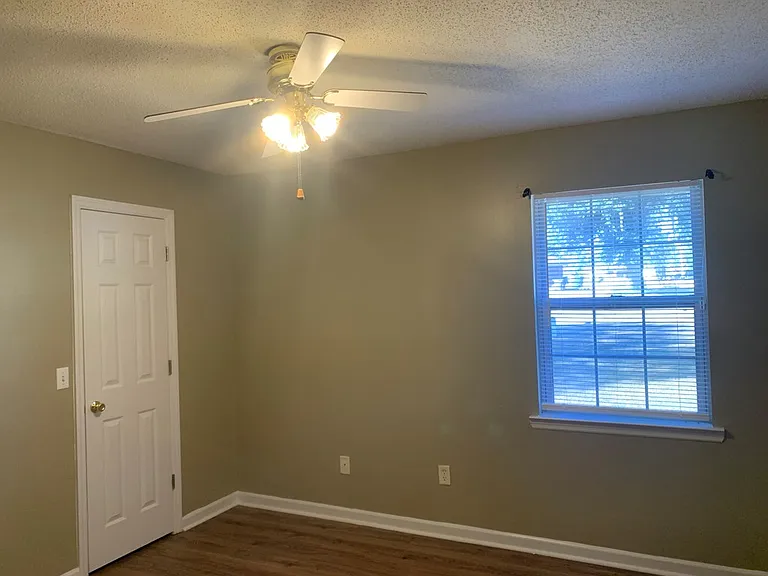 1169 Cumberland Dr — Photo 17