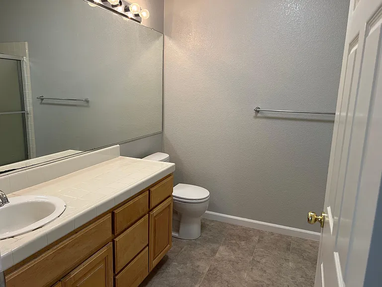 2nd bathroom