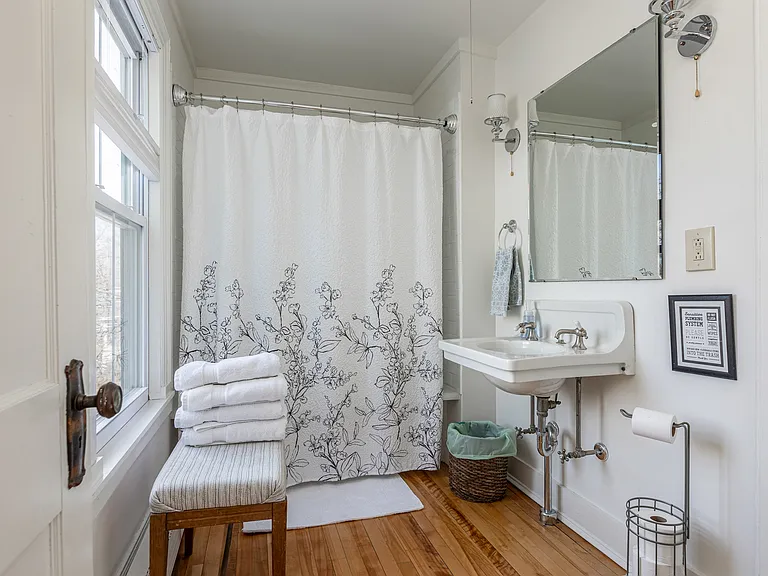 80 Roberts St #2 — Photo 11