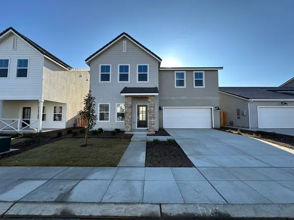 1040 W Compass Dr, Madera, CA 93636