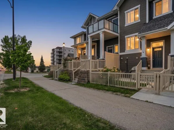 2905 141st St SW #3, Edmonton, AB T6W 3M4