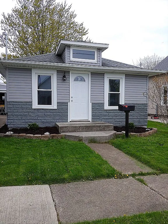212 Walnut St photo 1
