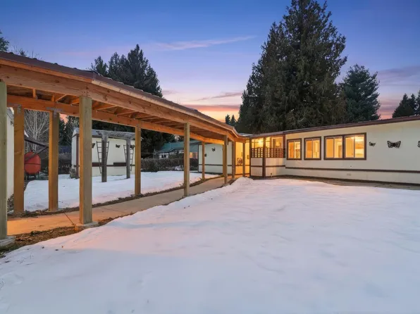 210 Walker Way, Sagle, ID 83860