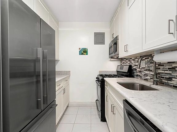 5th image of 10 W 15th St APT 416