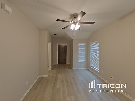 2nd image of 1805 Massey Ln