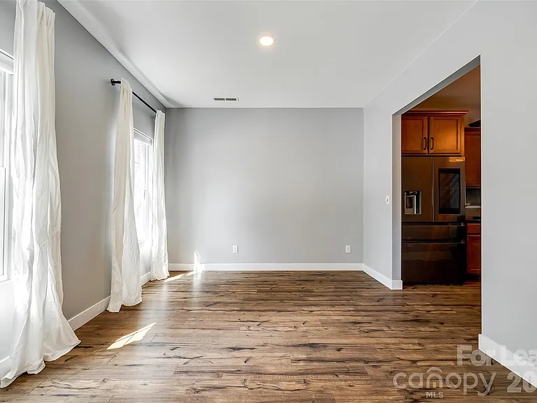 440 Battery Cir — Photo 5