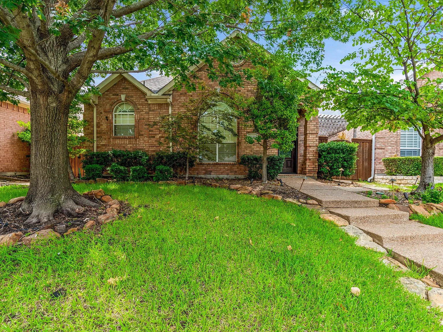 4 bed, 2.5 bath, 2124 sqft, $3,250 — Photo 1