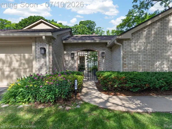1102 Hillpointe Cir, Bloomfield Hills, MI 48304