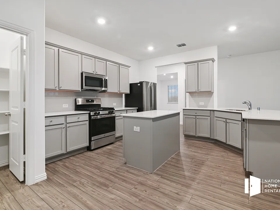 5721 Barbaro Dr