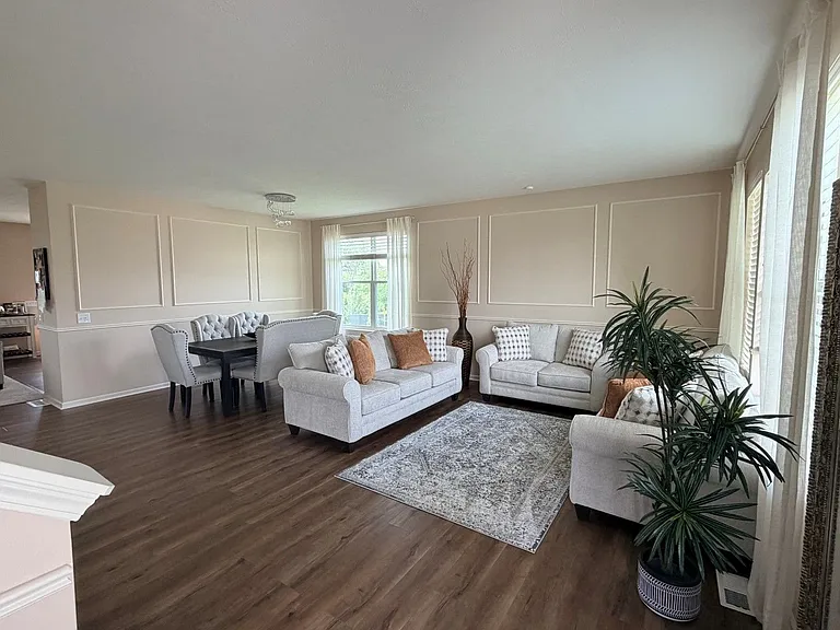 3756 S 205th St — Photo 3