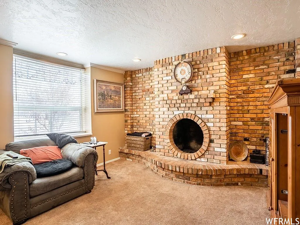 3 bed, 2000 sqft, $2,350 — Photo 3
