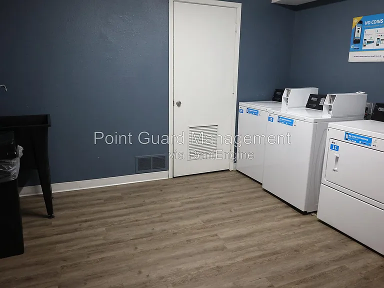 Midtown Place Apartments — Photo 42