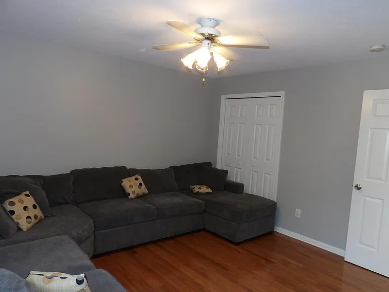 4709 Oak Pointe Dr — Photo 7