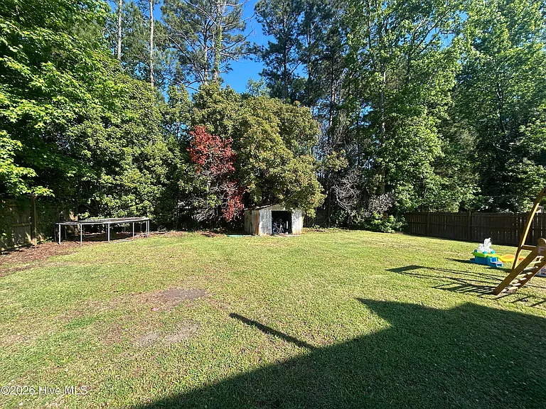 109 Jennie Dr — Photo 13