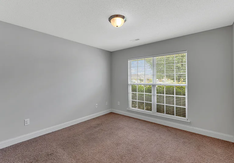 211 High Green Dr — Photo 5