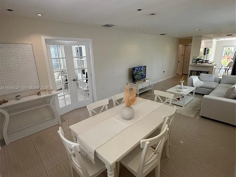 9464 Abbott Ave — Photo 37