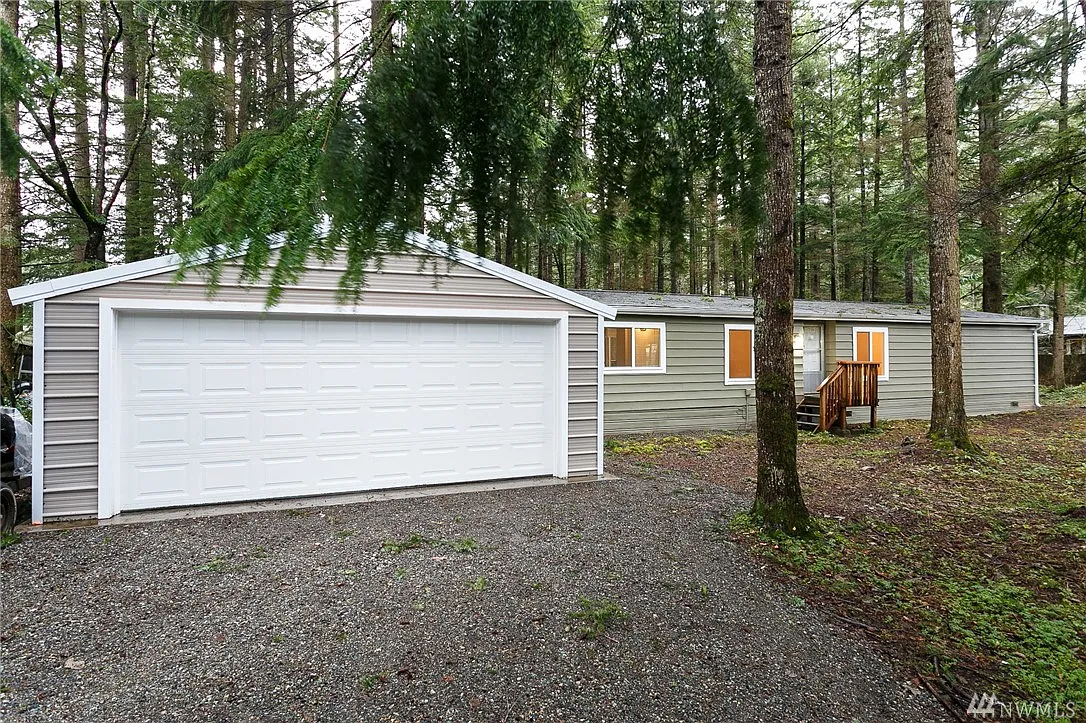8575 Ginkgo Dr photo 1
