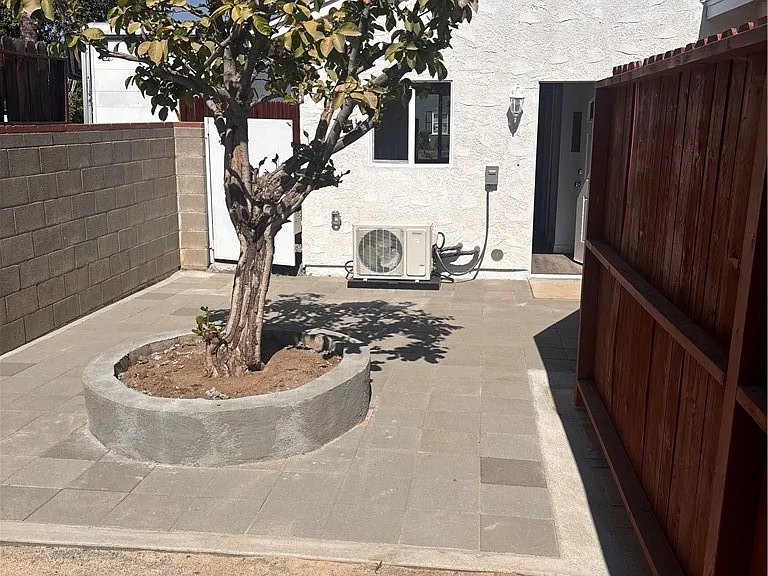 10133 Kester Ave — Photo 21
