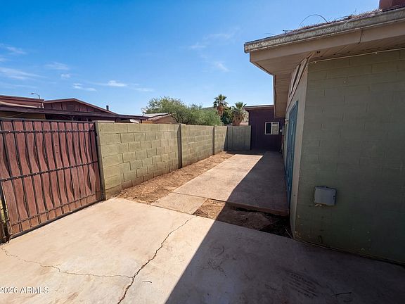 5th image of 2326 W PARADISE Drive