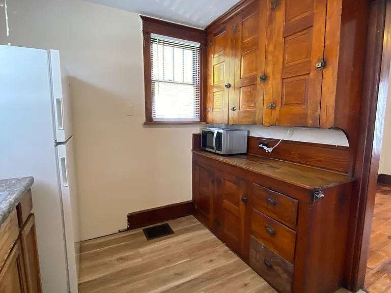 1204 Memorial Ave #3 — Photo 10